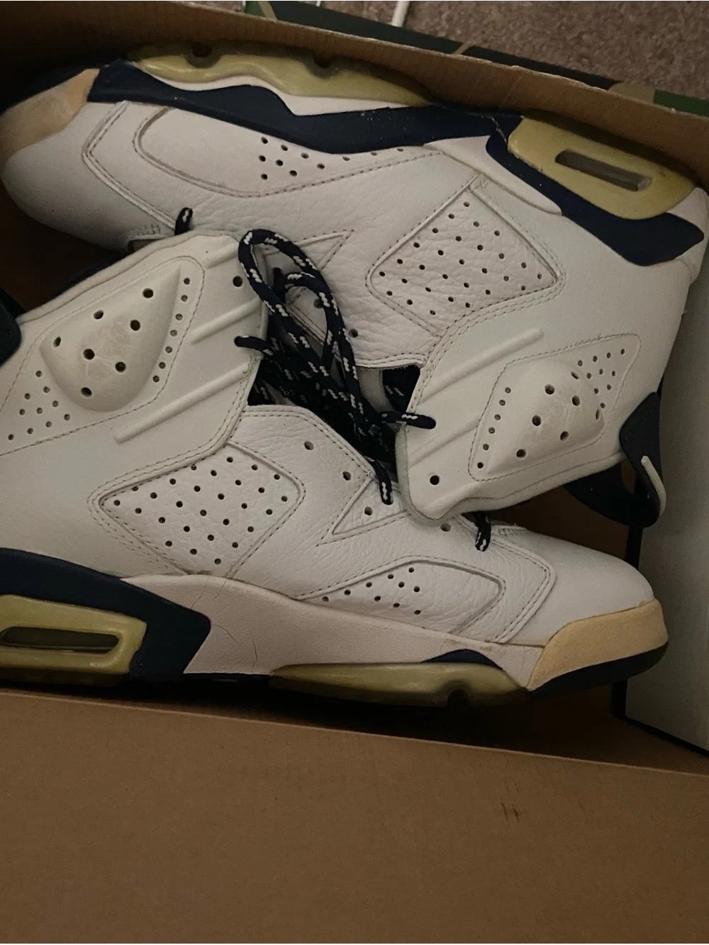 Vintage 2000’s Air Jordan 6 Retro “Midnight Navy”